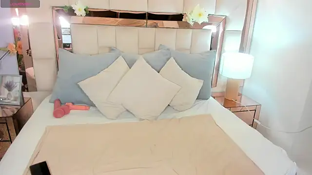 Snapshot of isabellaivyy chatting on July 2026 03:48:01 AM isabellaivyy online show from July 2026 03:48:01 AM