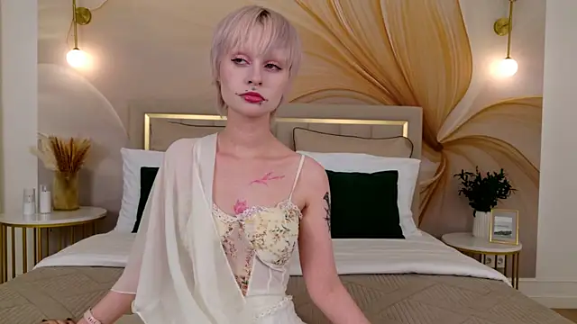 LauraDiazz online show from June 2026 06:08:01 PM