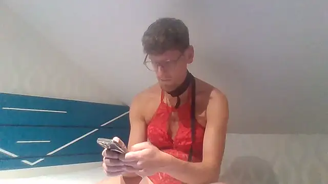 Snapshot of jullll88000vosges chatting on June 2026 05:43:01 PM jullll88000vosges online show from June 2026 05:43:01 PM