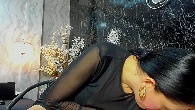 missnicollee online show from July 2026 01:17:01 PM