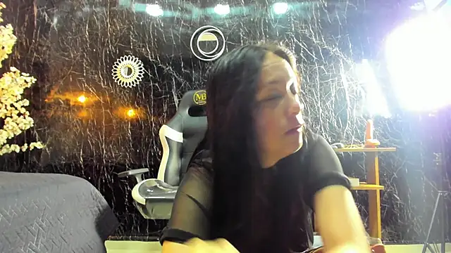 missnicollee online show from June 2026 07:36:01 PM