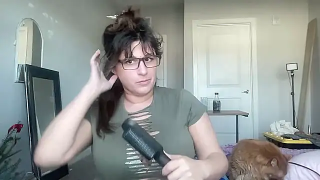 Snapshot of maddiliz chatting on December 2025 09:04:02 PM maddiliz online show from December 2025 09:04:02 PM