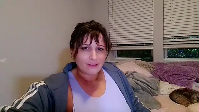 Snapshot of maddiliz chatting on February 2026 03:59:02 AM maddiliz online show from February 2026 03:59:02 AM