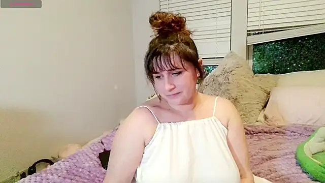 Snapshot of maddiliz chatting on February 2026 03:03:02 AM maddiliz online show from February 2026 03:03:02 AM