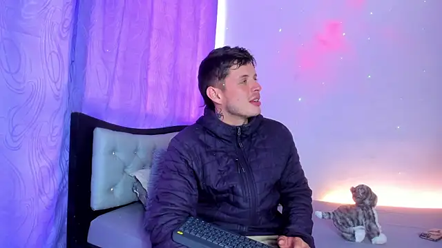 johnycooper08 online show from June 2026 12:47:02 PM