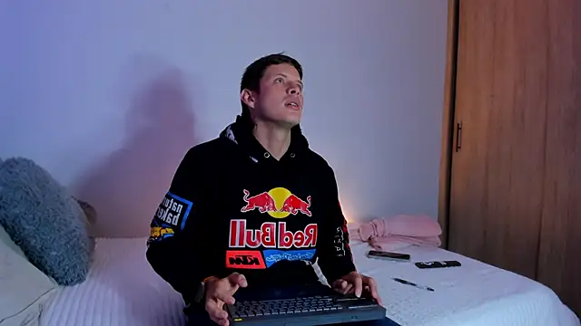 johnycooper08 online show from June 2026 12:55:02 PM