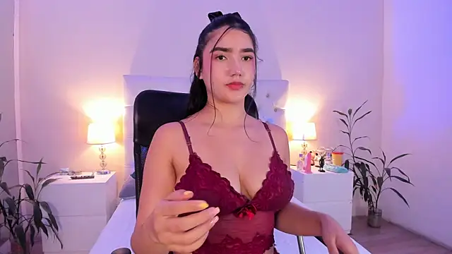 Snapshot of Tiffanny_Gomez chatting on June 2026 12:39:01 PM Tiffanny Gomez online show from June 2026 12:39:01 PM