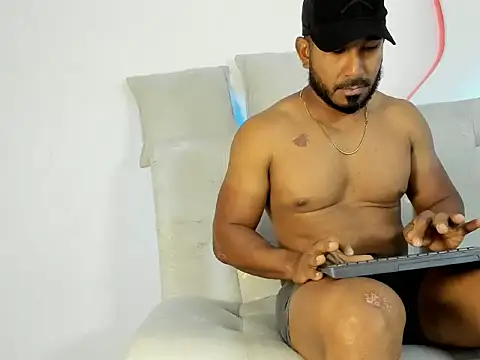 Snapshot of LeoCarter_ chatting on June 2026 01:05:02 PM LeoCarter online show from June 2026 01:05:02 PM
