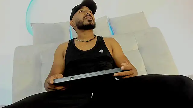Snapshot of LeoCarter_ chatting on June 2026 01:08:02 PM LeoCarter online show from June 2026 01:08:02 PM