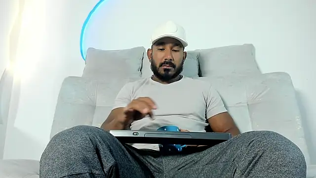 Snapshot of LeoCarter_ chatting on June 2026 10:21:01 AM LeoCarter online show from June 2026 10:21:01 AM