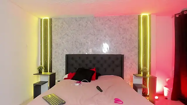 IsaChloe online show from June 2026 01:47:01 AM