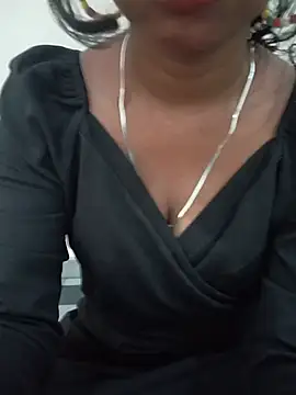 Snapshot of Sexy-Zeenat chatting on July 2026 06:32:01 AM Sexy-Zeenat online show from July 2026 06:32:01 AM