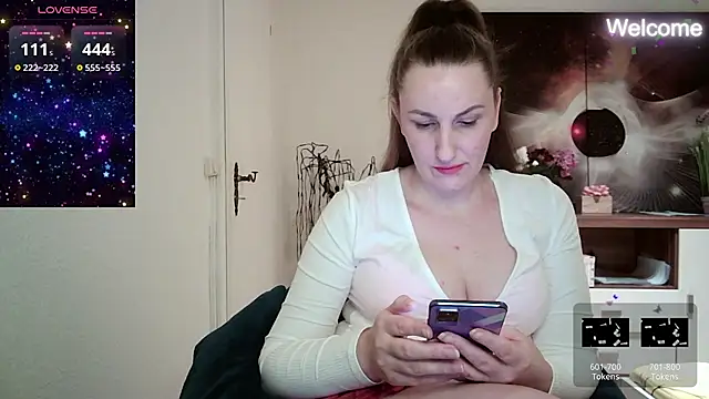 Snapshot of Yevgeshka-Milashka chatting on March 2025 06:10:02 PM Yevgeshka-Milashka online show from March 2025 06:10:02 PM