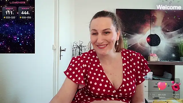 Snapshot of Yevgeshka-Milashka chatting on March 2025 09:47:02 AM Yevgeshka-Milashka online show from March 2025 09:47:02 AM