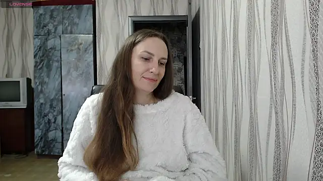 Snapshot of Yevgeshka-Milashka chatting on October 2025 06:04:01 AM Yevgeshka-Milashka online show from October 2025 06:04:01 AM