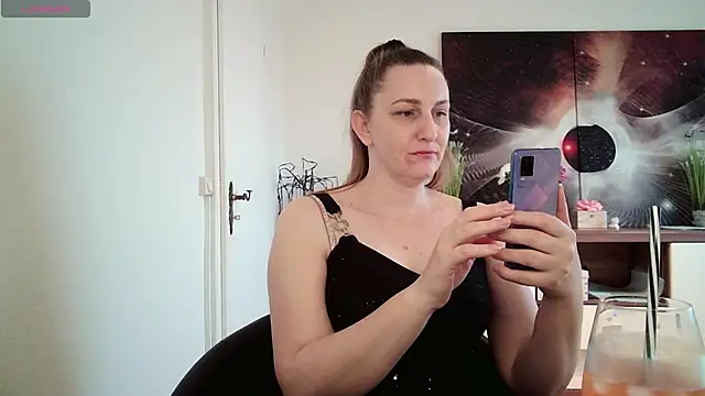 Snapshot of Yevgeshka-Milashka chatting on March 2025 04:28:02 PM Yevgeshka-Milashka online show from March 2025 04:28:02 PM