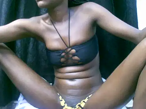 Snapshot of Sweet_zuri001 chatting on June 2026 07:20:01 PM Sweet zuri001 online show from June 2026 07:20:01 PM