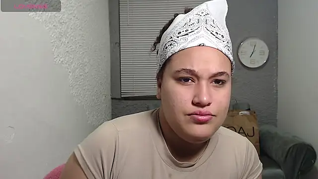leilasosexy online show from June 2026 12:21:02 PM