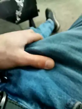 Singlemaleforcouples online show from December 2024 11:21:02 AM