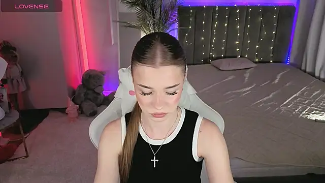 Snapshot of Milla_Way chatting on June 2026 03:06:02 PM Milla Way online show from June 2026 03:06:02 PM