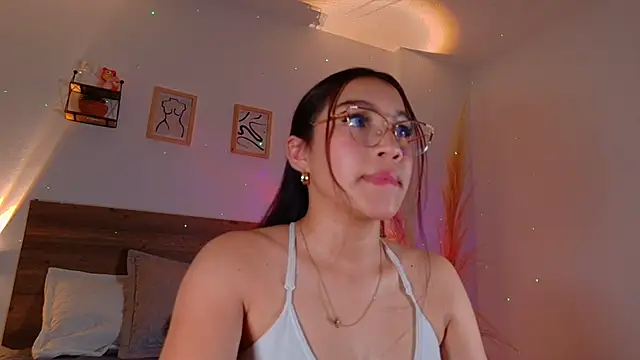  Emmakiss  online show from June 2026 10:51:01 PM