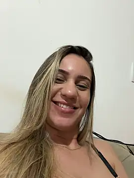 Snapshot of Betinhaalves chatting on July 2026 02:12:02 AM Betinhaalves online show from July 2026 02:12:02 AM