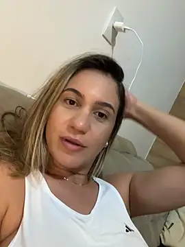 Snapshot of Betinhaalves chatting on July 2026 02:27:02 AM Betinhaalves online show from July 2026 02:27:02 AM