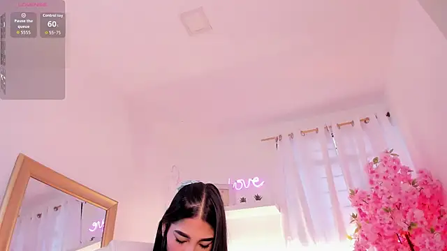 Snapshot of Violeta_Velvet_ chatting on July 2026 01:01:02 PM Violeta Velvet online show from July 2026 01:01:02 PM