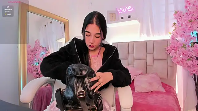 Snapshot of Violeta_Velvet_ chatting on July 2026 12:34:02 PM Violeta Velvet online show from July 2026 12:34:02 PM