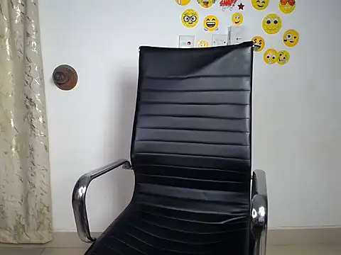 VIVIANSARAH online show from June 2026 06:18:02 AM