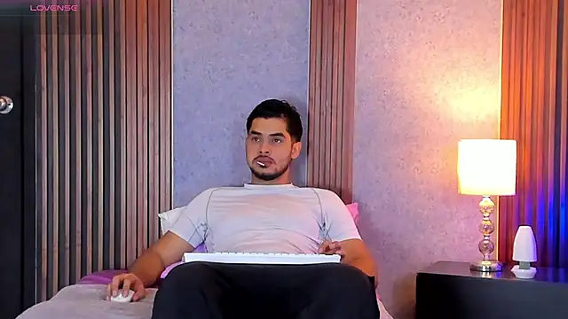Snapshot of luciano_vitale chatting on July 2026 12:38:02 PM luciano vitale online show from July 2026 12:38:02 PM