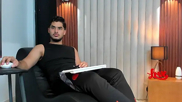 Snapshot of luciano_vitale chatting on July 2026 06:38:02 PM luciano vitale online show from July 2026 06:38:02 PM