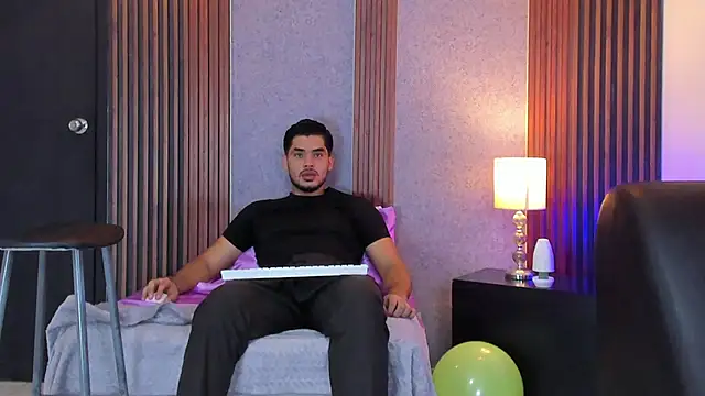 Snapshot of luciano_vitale chatting on July 2026 12:23:01 PM luciano vitale online show from July 2026 12:23:01 PM