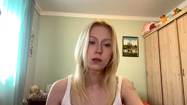 Snapshot of BossedFrog chatting on June 2026 12:17:02 PM BossedFrog online show from June 2026 12:17:02 PM