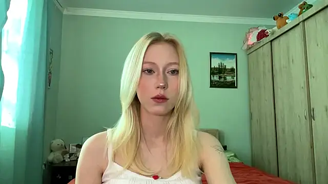 Snapshot of BossedFrog chatting on June 2026 02:11:02 PM BossedFrog online show from June 2026 02:11:02 PM