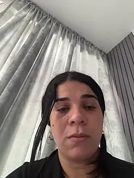 Siri Luxx online show from June 2026 04:40:01 PM
