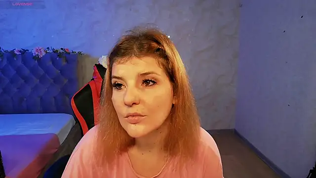 Snapshot of _EvaVeloria_ chatting on June 2026 03:56:01 AM EvaVeloria online show from June 2026 03:56:01 AM