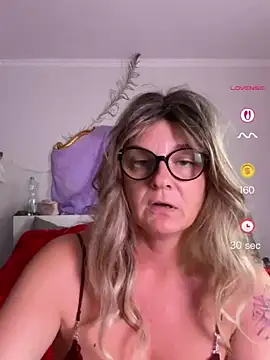 Snapshot of DirtyMarie80 chatting on June 2026 05:45:02 PM DirtyMarie80 online show from June 2026 05:45:02 PM