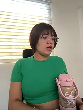 Snapshot of AngieRousse chatting on July 2026 01:19:01 PM AngieRousse online show from July 2026 01:19:01 PM
