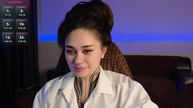 Snapshot of KarenHotFlirt chatting on June 2026 02:59:02 PM KarenHotFlirt online show from June 2026 02:59:02 PM