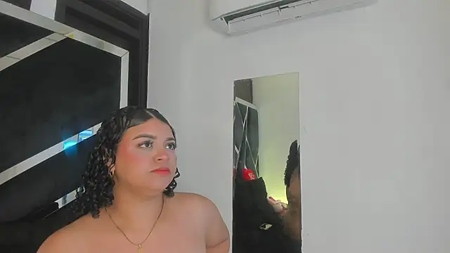 Snapshot of Coralhtx chatting on July 2026 01:00:02 PM Coralhtx online show from July 2026 01:00:02 PM