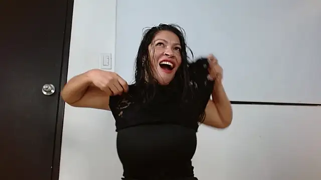 dashell hotmama online show from June 2026 12:58:01 PM