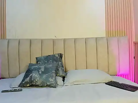 julimonroe  online show from June 2026 01:05:02 AM