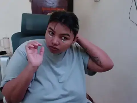 Snapshot of kimy_19 chatting on June 2026 08:14:02 PM kimy 19 online show from June 2026 08:14:02 PM