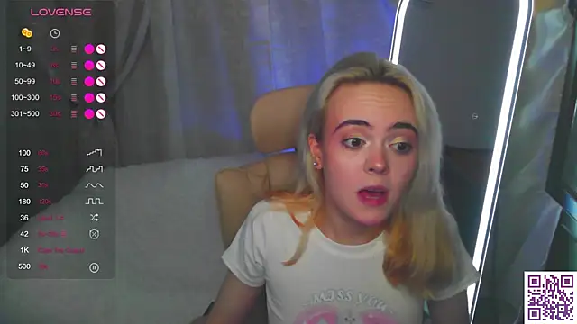Snapshot of Oxcy_Secret chatting on July 2026 09:04:01 PM Oxcy Secret online show from July 2026 09:04:01 PM