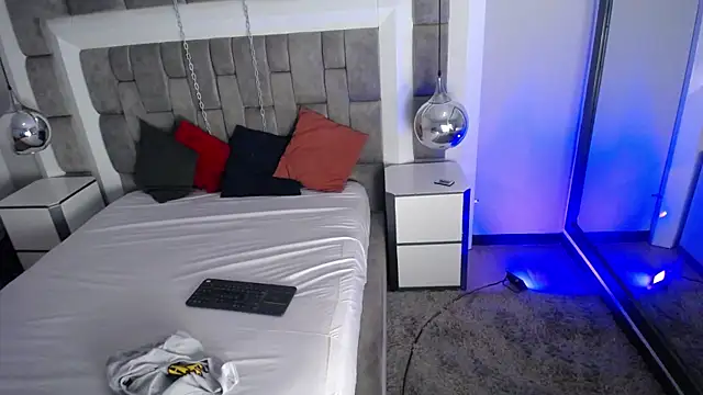 Snapshot of LucasThomson_ chatting on June 2026 04:03:01 AM LucasThomson online show from June 2026 04:03:01 AM