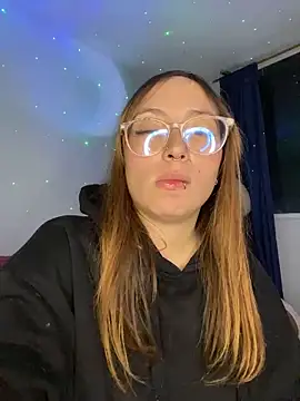Caamii  online show from June 2026 03:33:02 AM