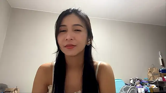 JulianaLusardi online show from June 2026 05:01:02 AM