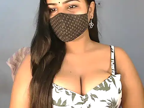 Snapshot of Curvy_Deepa chatting on June 2026 06:17:01 PM Curvy Deepa online show from June 2026 06:17:01 PM