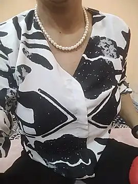 Snapshot of Anna_gougeous chatting on June 2026 04:21:02 AM Anna gougeous online show from June 2026 04:21:02 AM